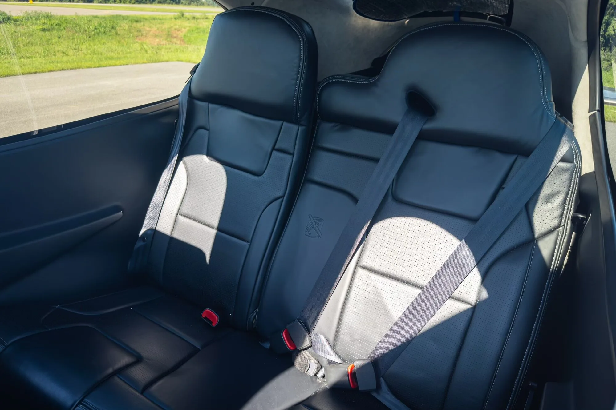 Cabin interior of a 2016 Cirrus SR22-G5 GTS.