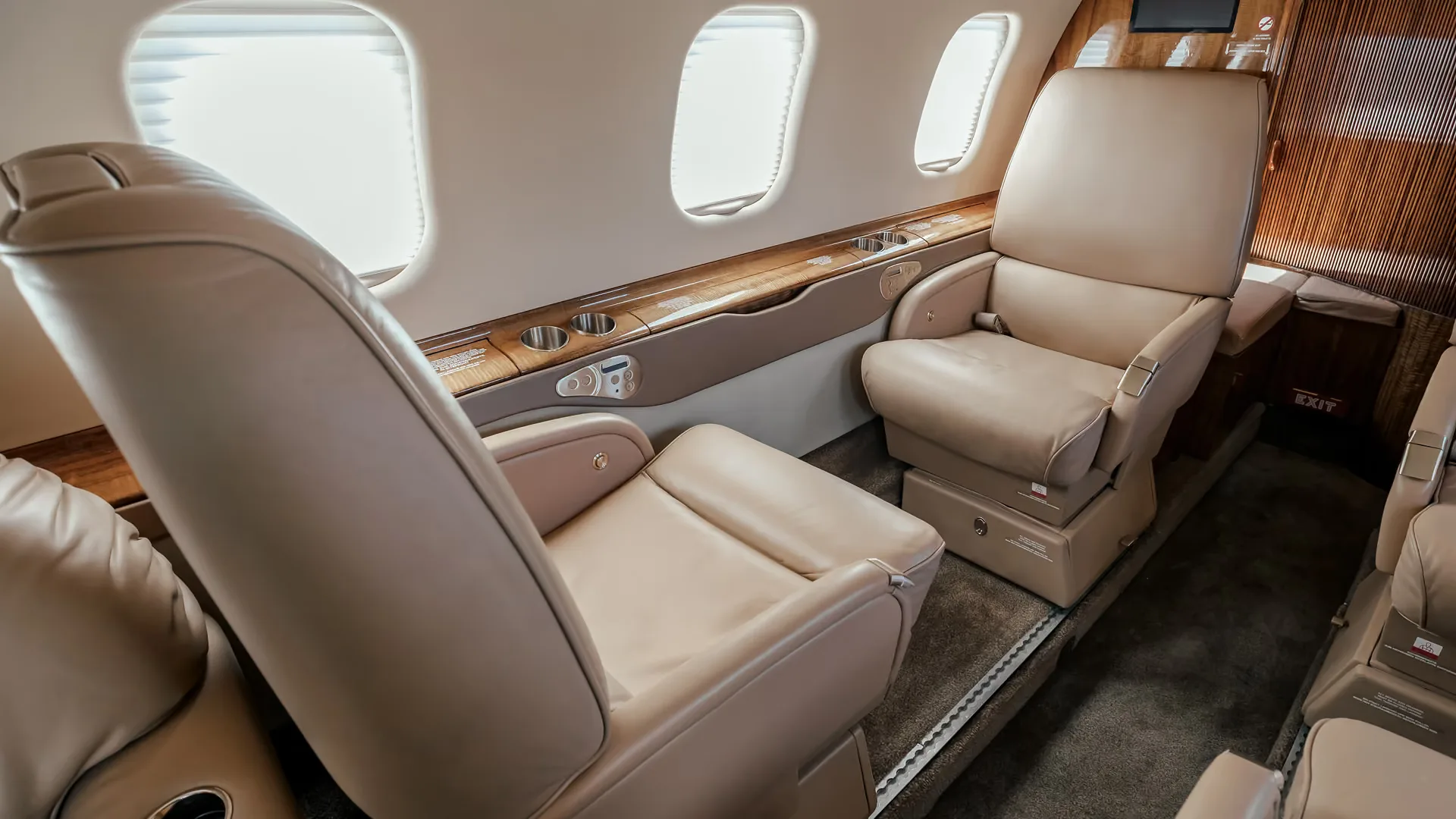 Cabin interior of a 2006 Bombardier Learjet 60.