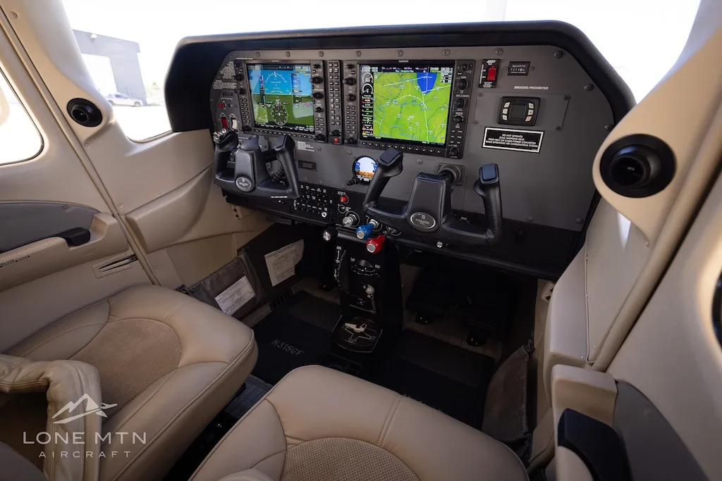 Avionics suite of a 2023 Cessna T182T.