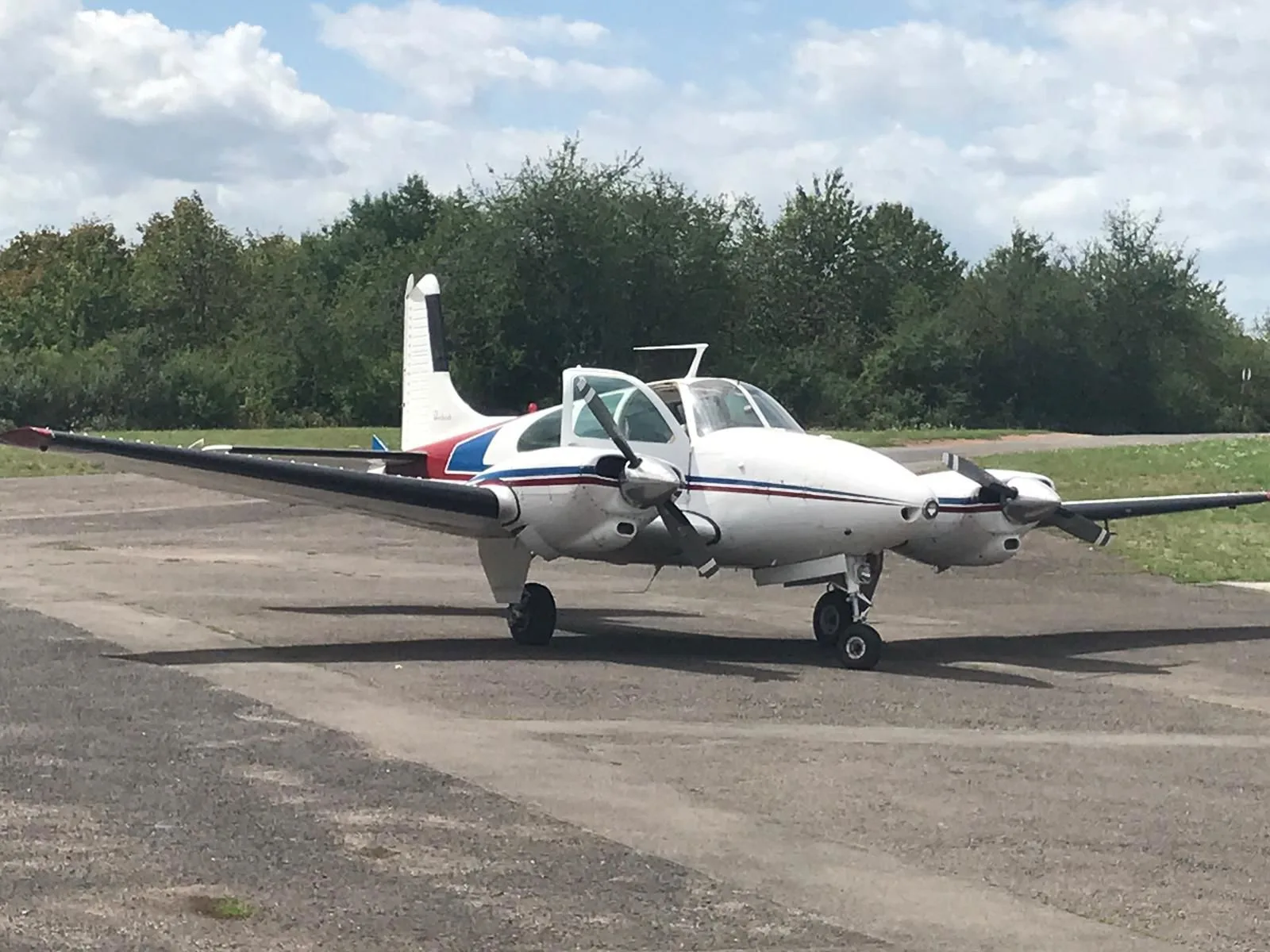 Exterior view of a 1964 Beechcraft 95 Travel Air Model 95.