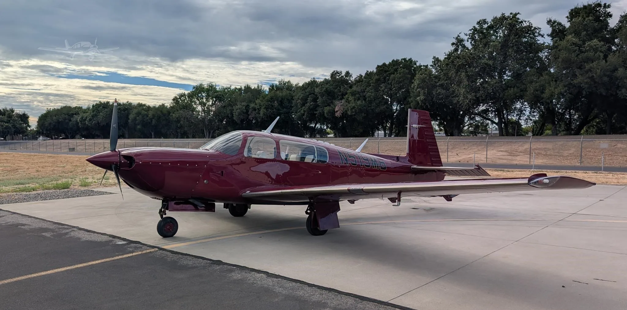 Exterior view of a 1995 MOONEY M20M BRAVO, N519MB.