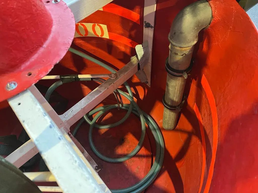 Engine detail of a Bell UH-1 Iroquois, tamb&eacute;m conhecido como Huey.