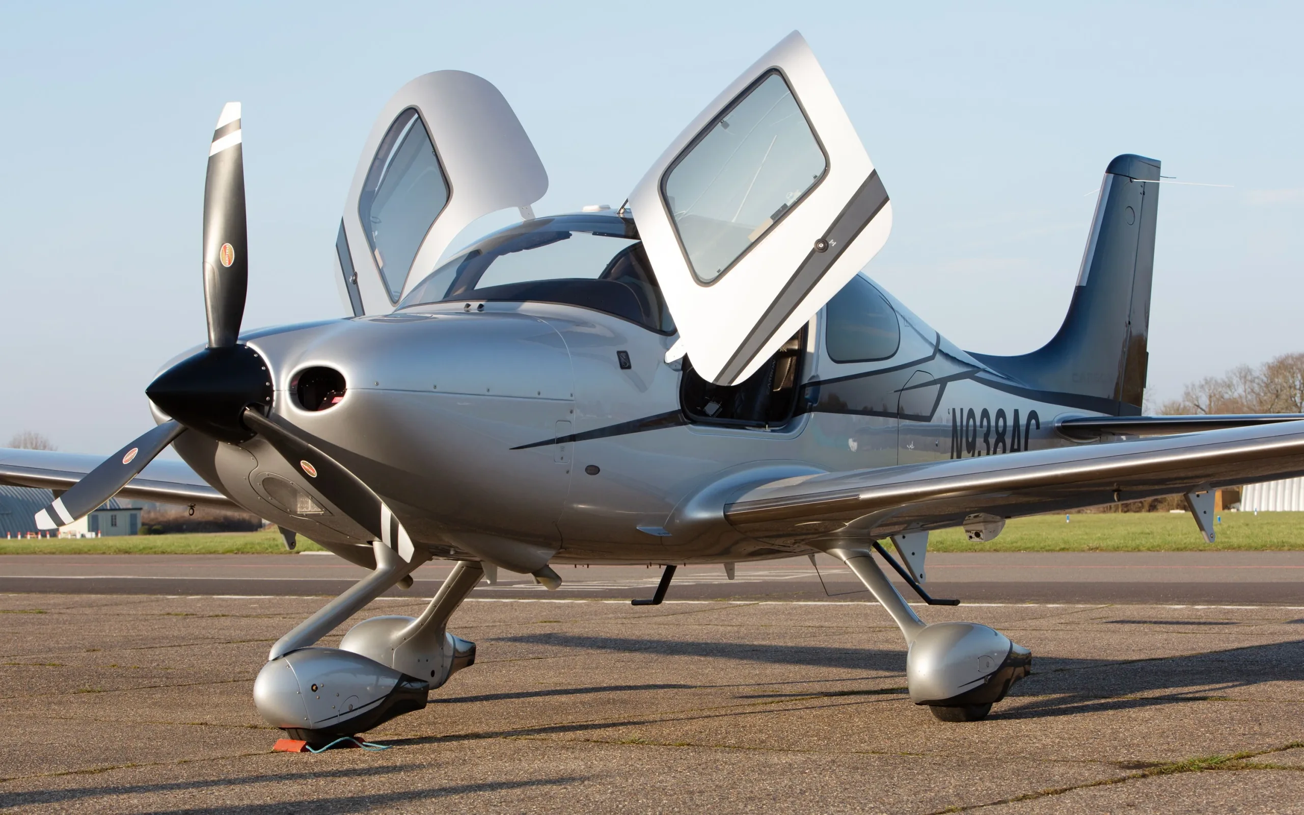 Exterior view of a 2014 Cirrus SR22 G5 GTS.