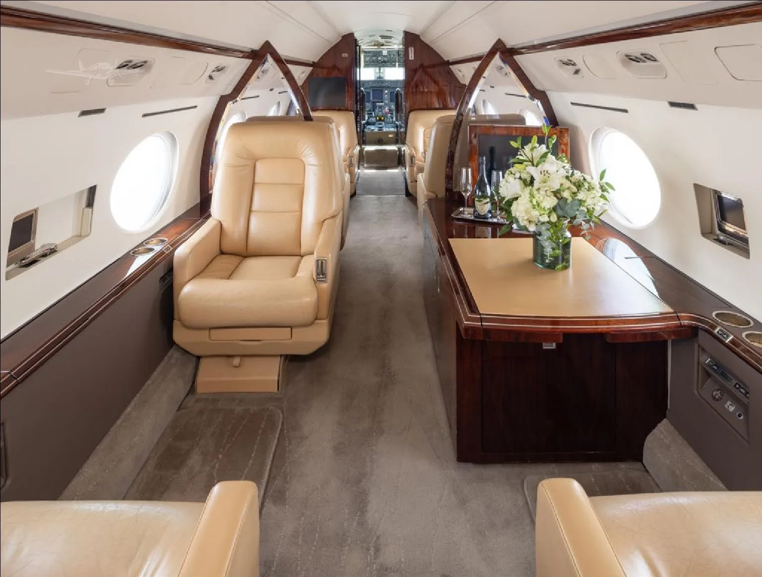 Cabin interior of a 2001 GULFSTREAM GIVSP.