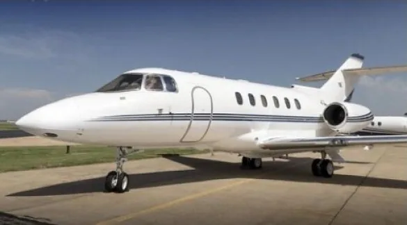Exterior view of a 2005 Hawker 800XPI.