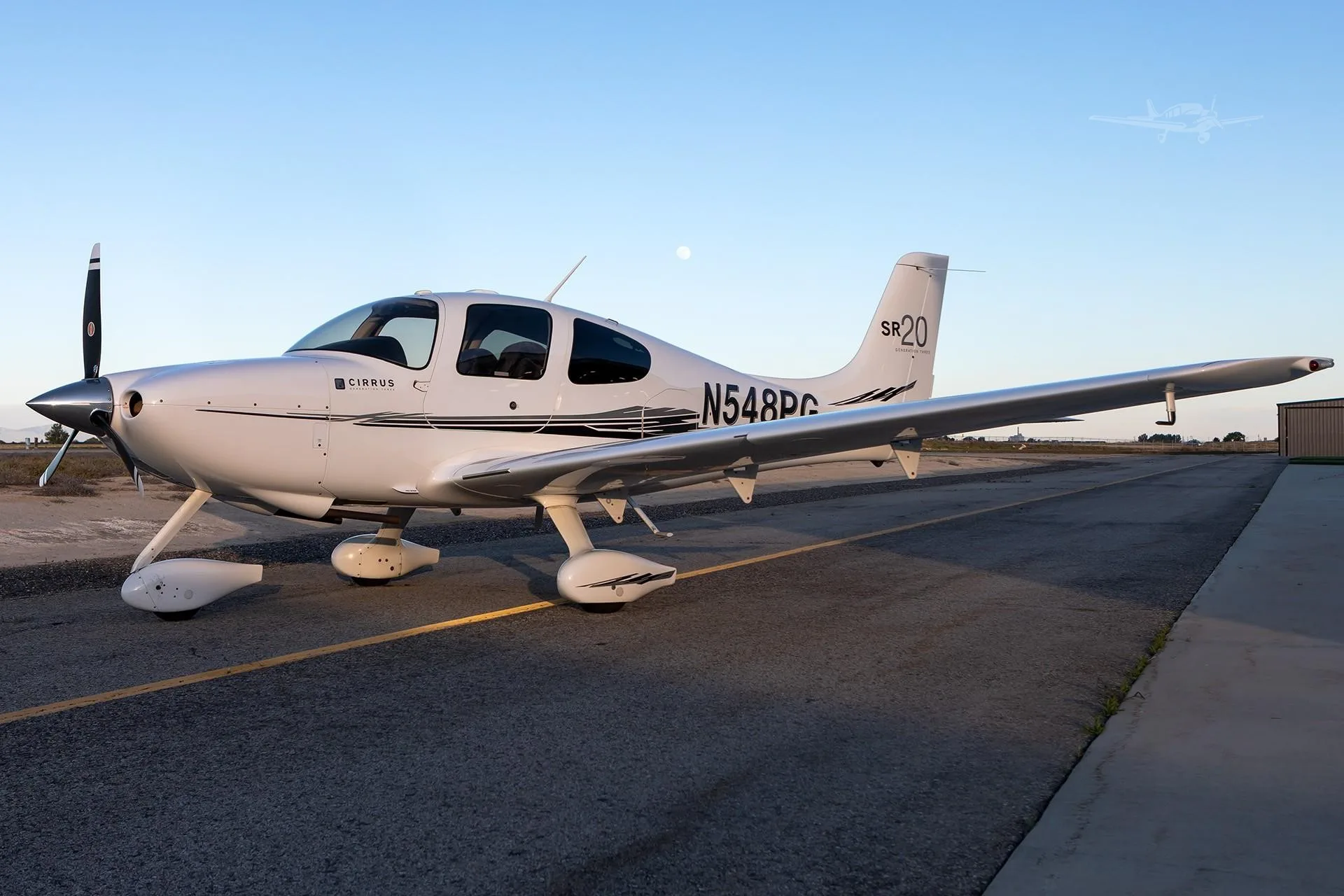 Exterior view of a 2008 CIRRUS SR20-G3, N548PG.