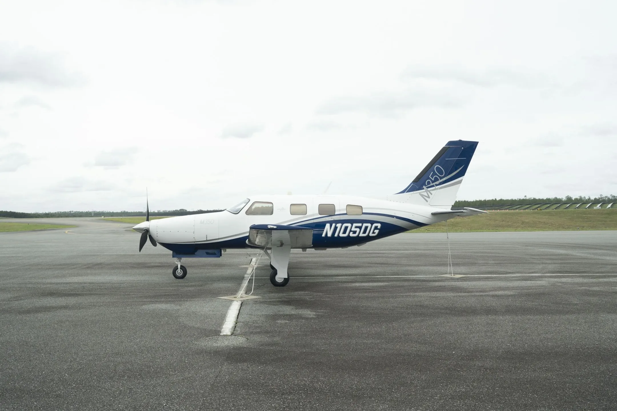 Exterior view of a 2025 Piper M350.