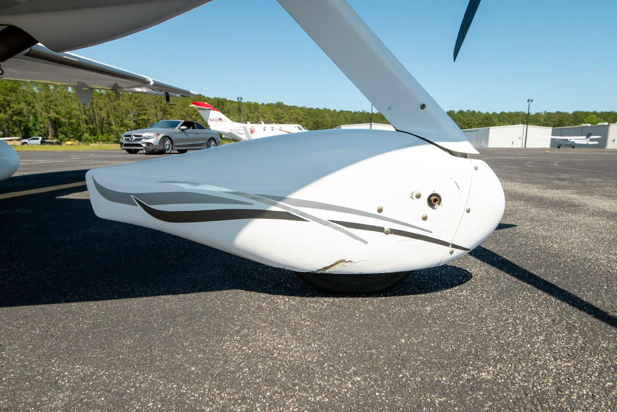 Exterior view of a 2005 Cirrus SR22-G2 GTS, N717PG.