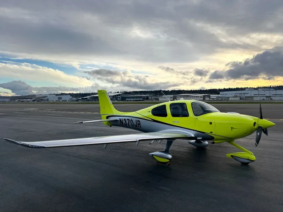 Exterior view of a 2024 Cirrus SR22T G7.
