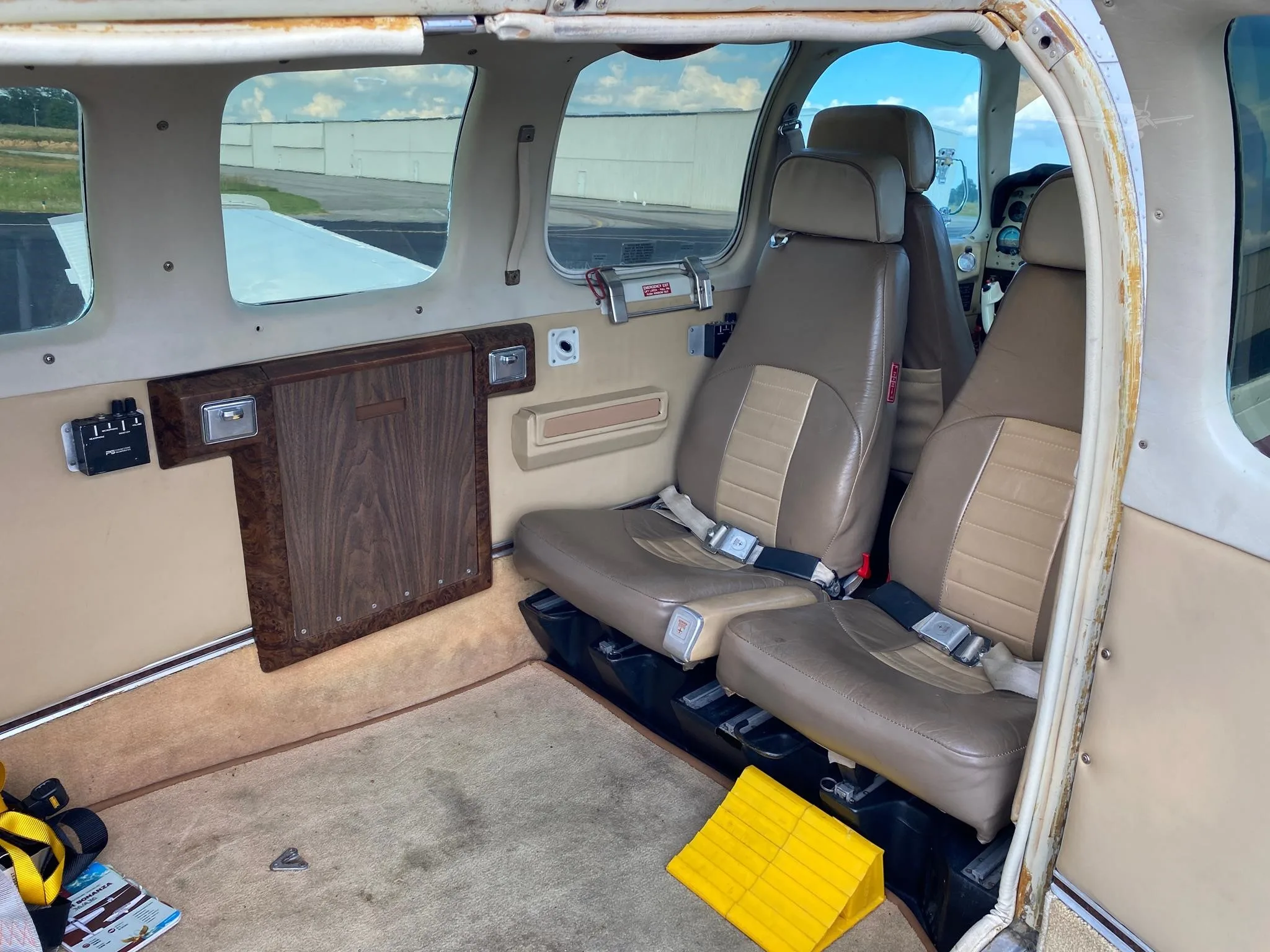 Cabin interior of a 1978 BEECHCRAFT A36 BONANZA.
