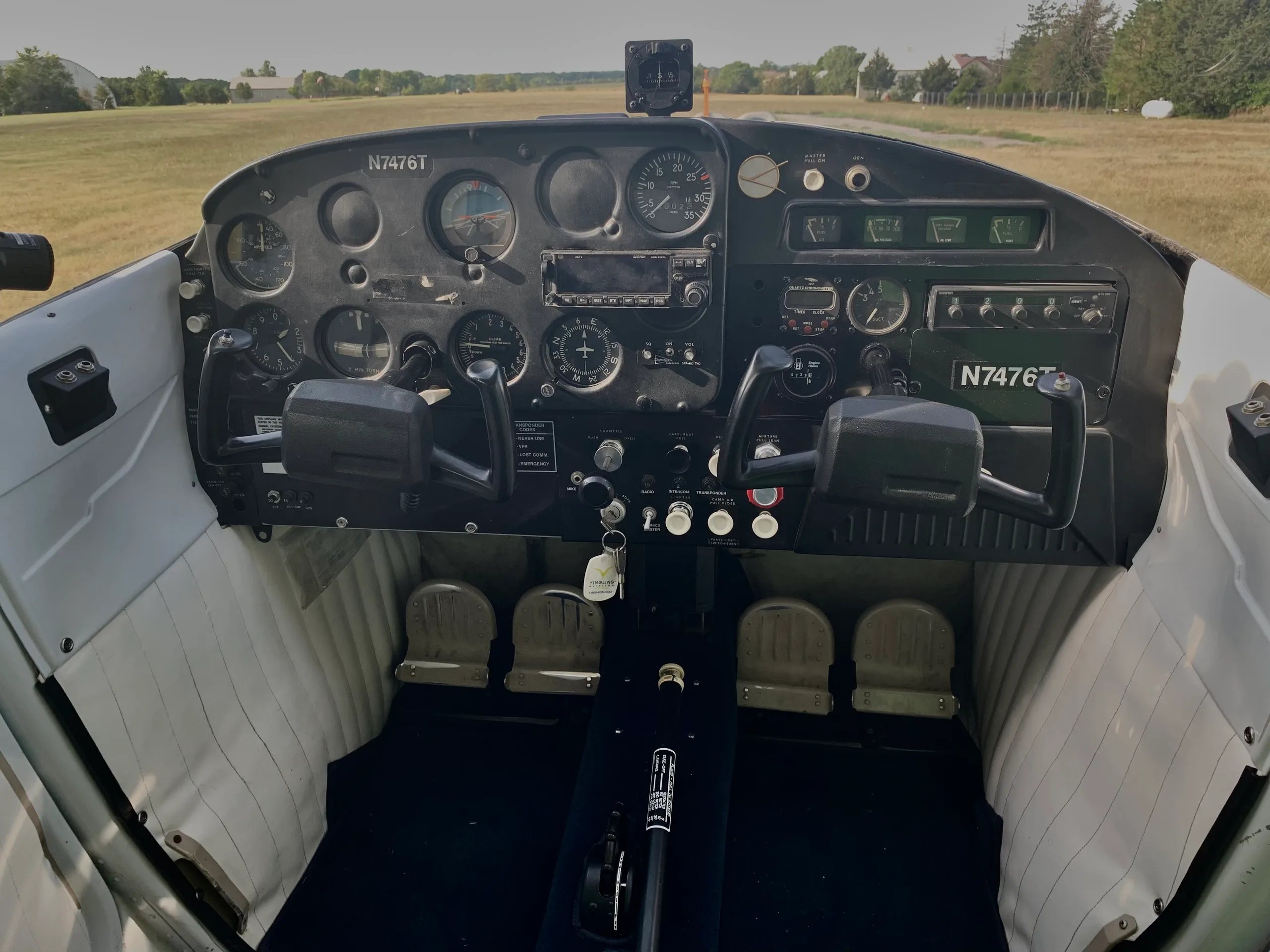 Cockpit and instrument panel of a 1960 Cessna 172A Skyhawk.