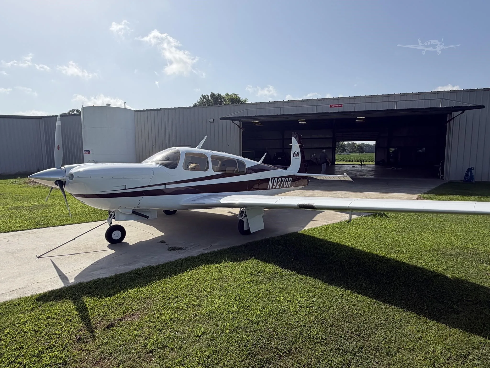 Exterior view of a 2006 MOONEY M20R OVATION2, N927GR.