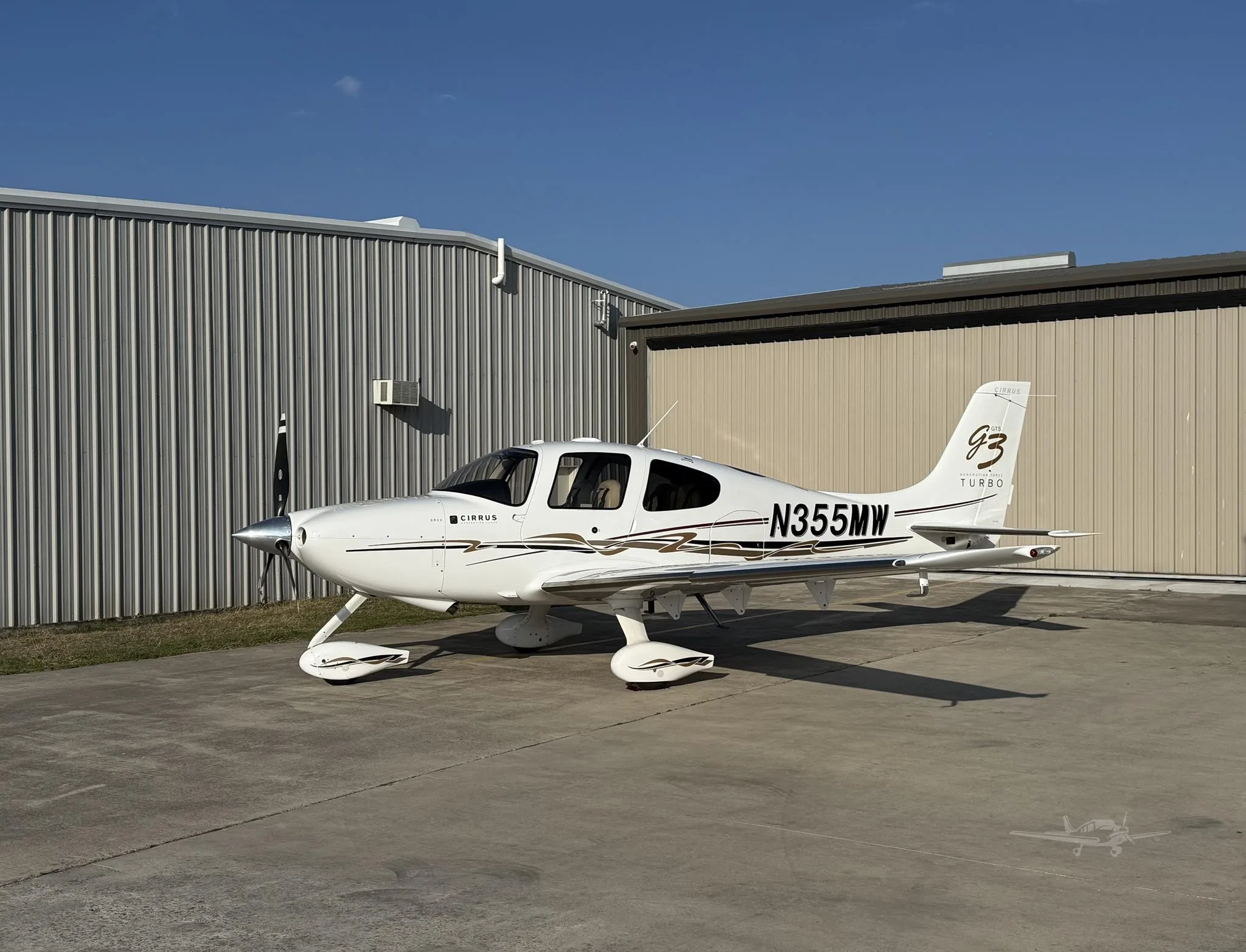 Exterior view of a 2007 CIRRUS SR22-G3 TURBO, N355MW.