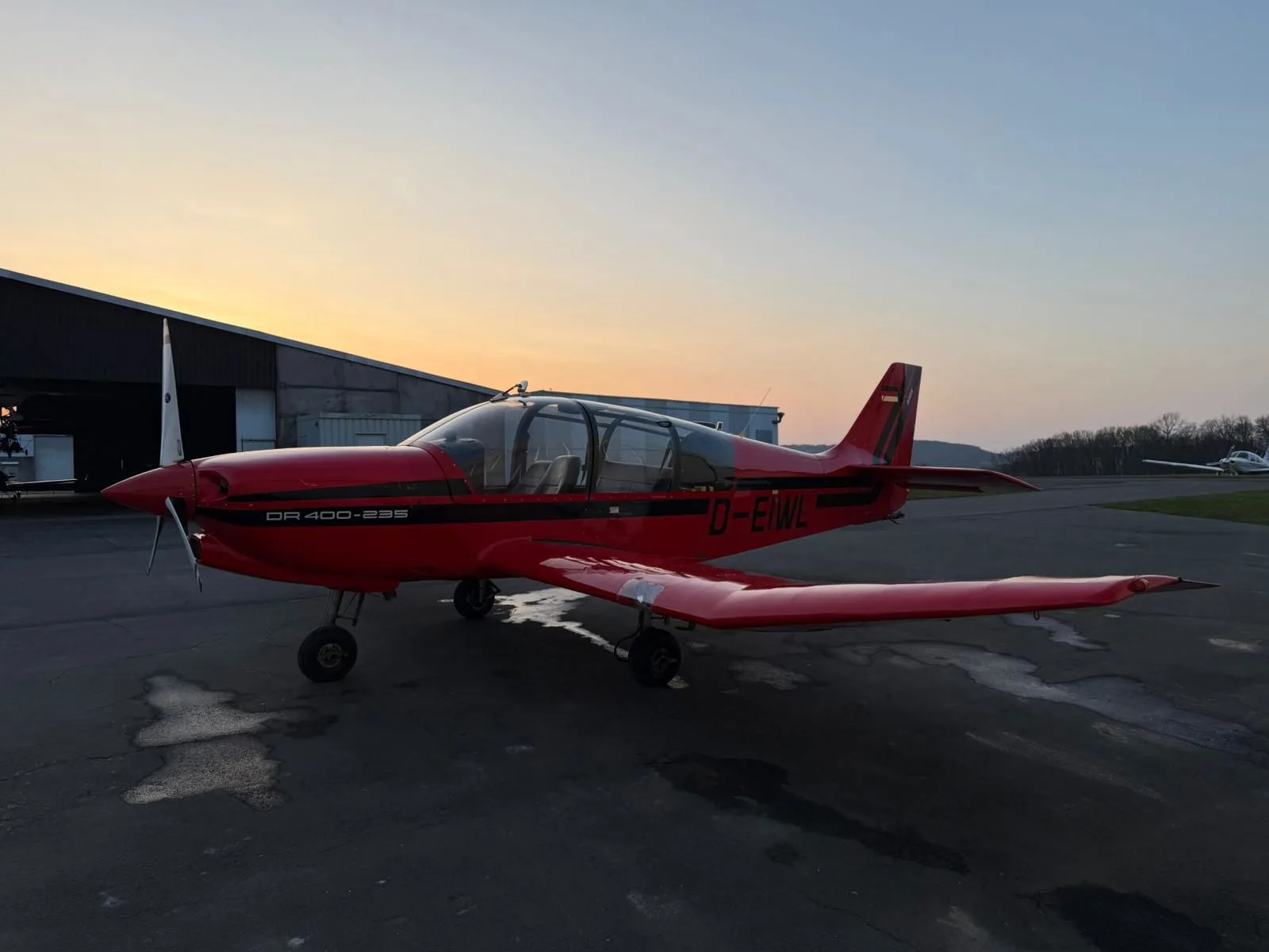 Exterior view of a 1988 Robin DR400-235.
