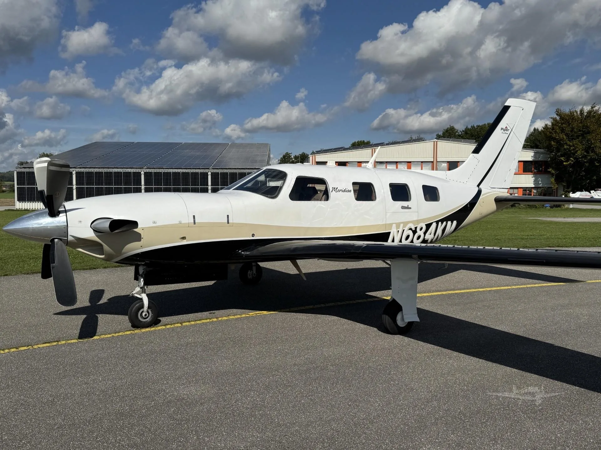 Exterior view of a 2008 PIPER MERIDIAN, N684KM.