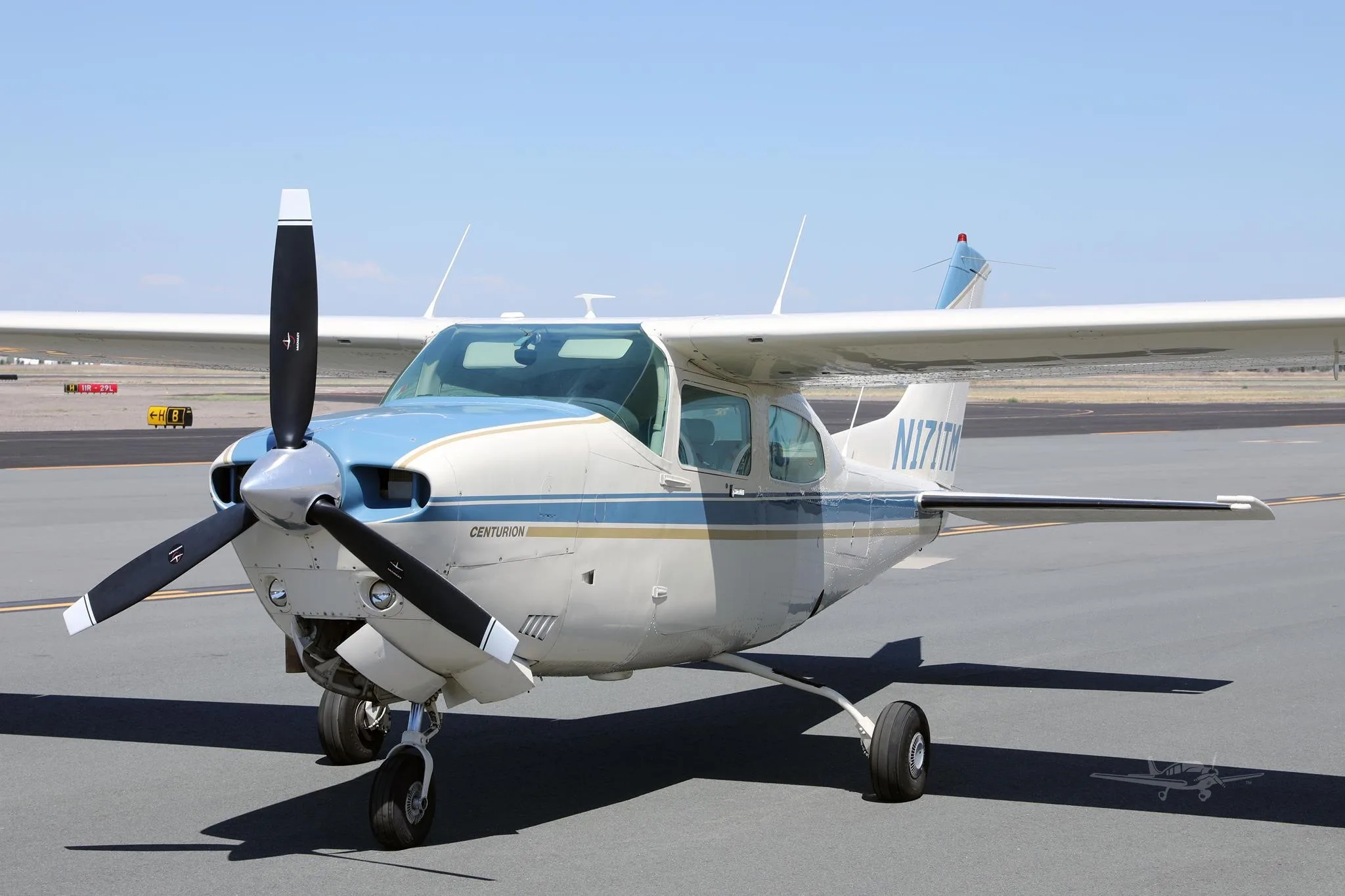 Exterior view of a 1980 CESSNA TURBO 210N, N171TM.