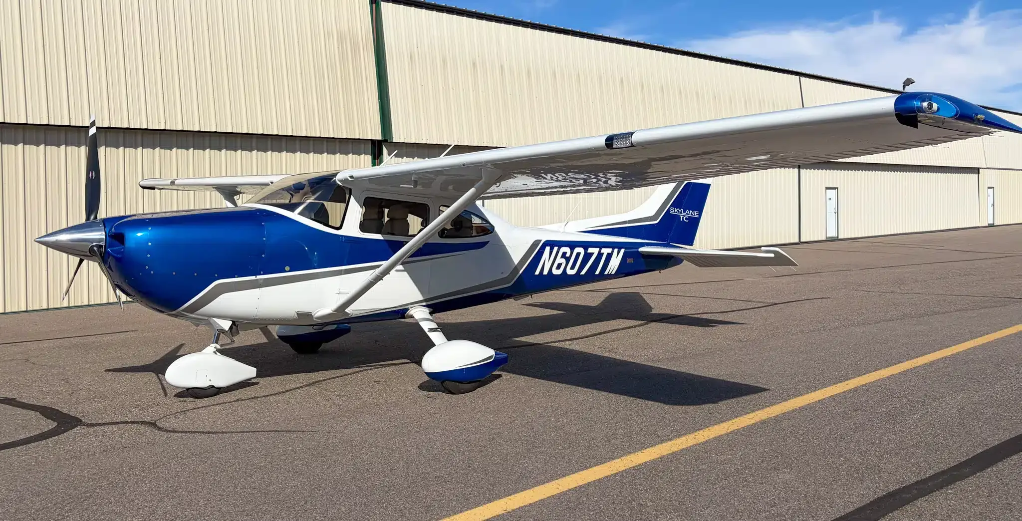 Exterior view of a 2015 Cessna TTx, N90ET.