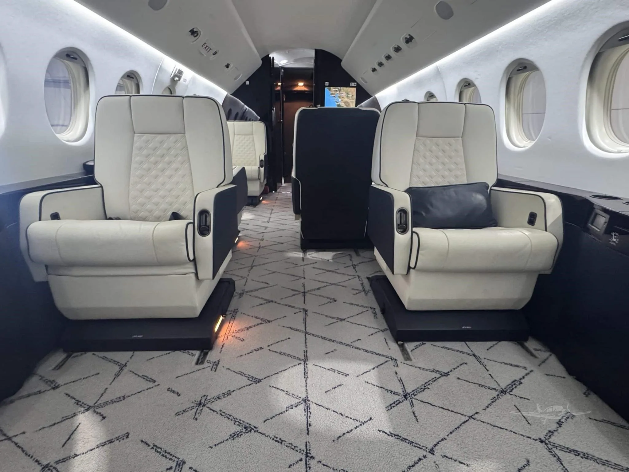 Cabin interior of a 2004 DASSAULT FALCON 2000LX.