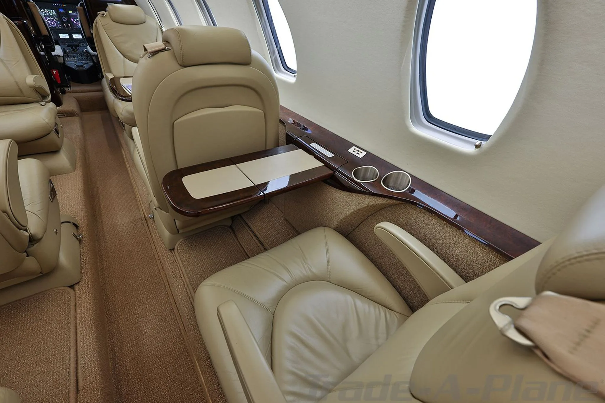 Cabin interior of a 2011 CESSNA CITATION XLS+.