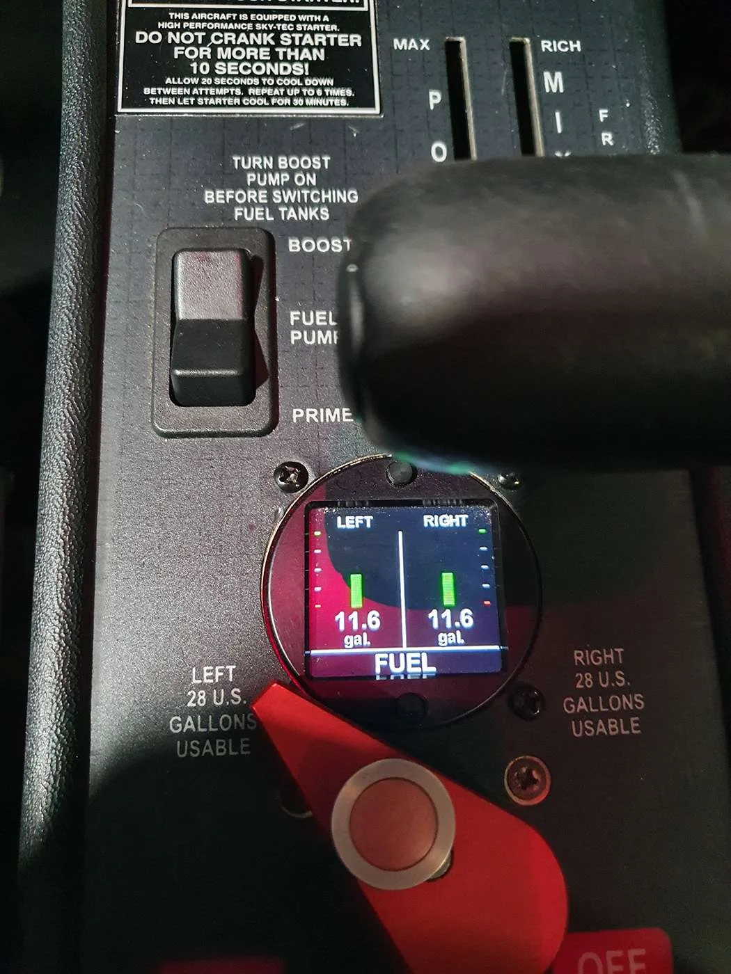 Cockpit and instrument panel of a 2008 Cirrus SR20 G3 GTS.