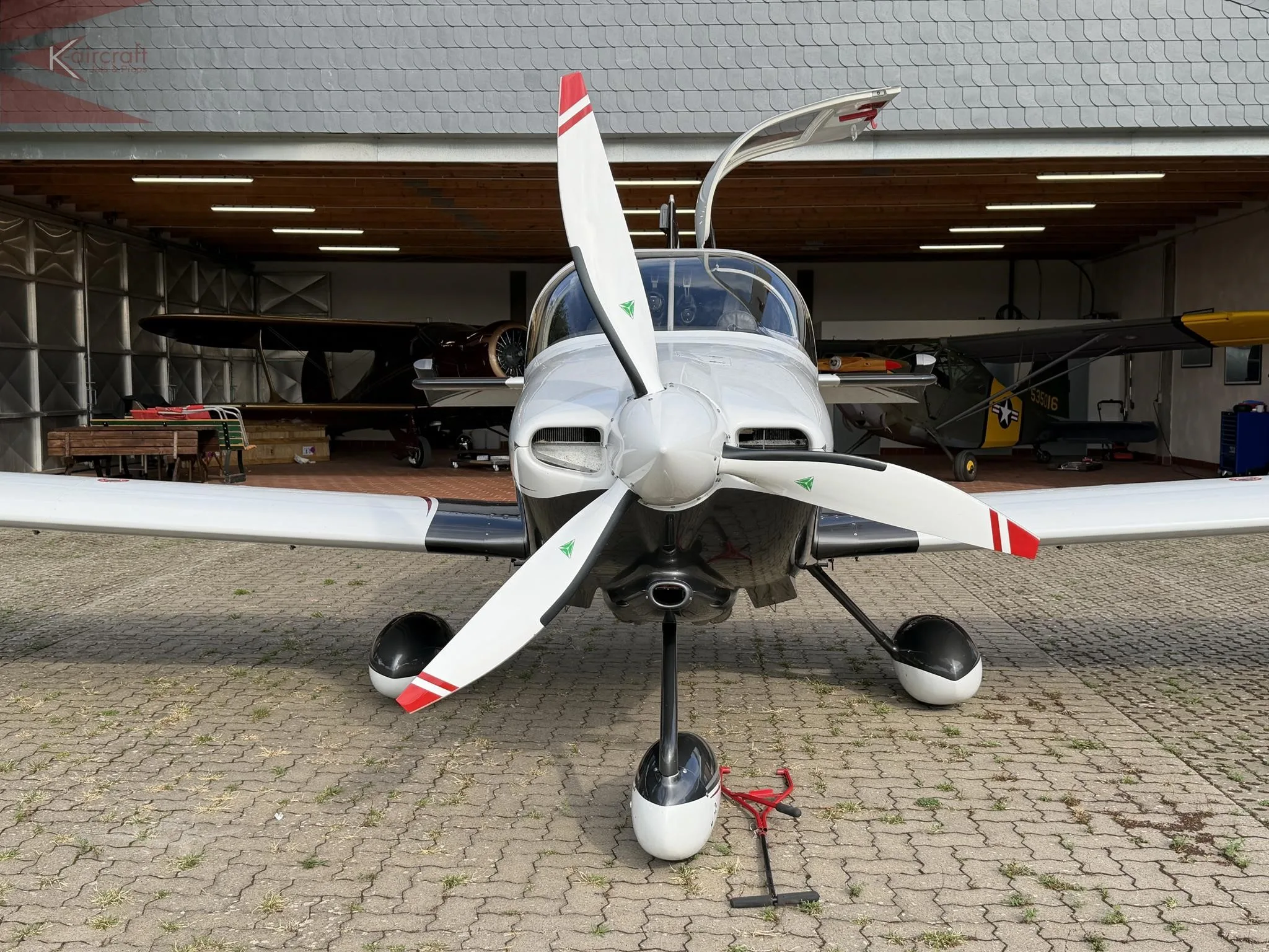 Exterior view of a 2013 VANS RV-10, D-ERVT.