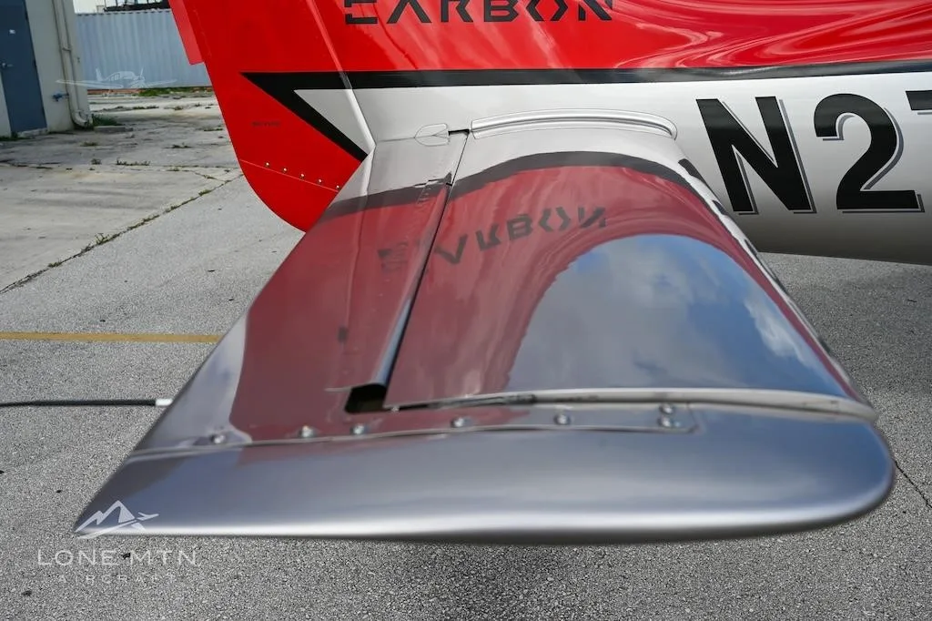 Engine detail of a 2021 CIRRUS SR22-G6.