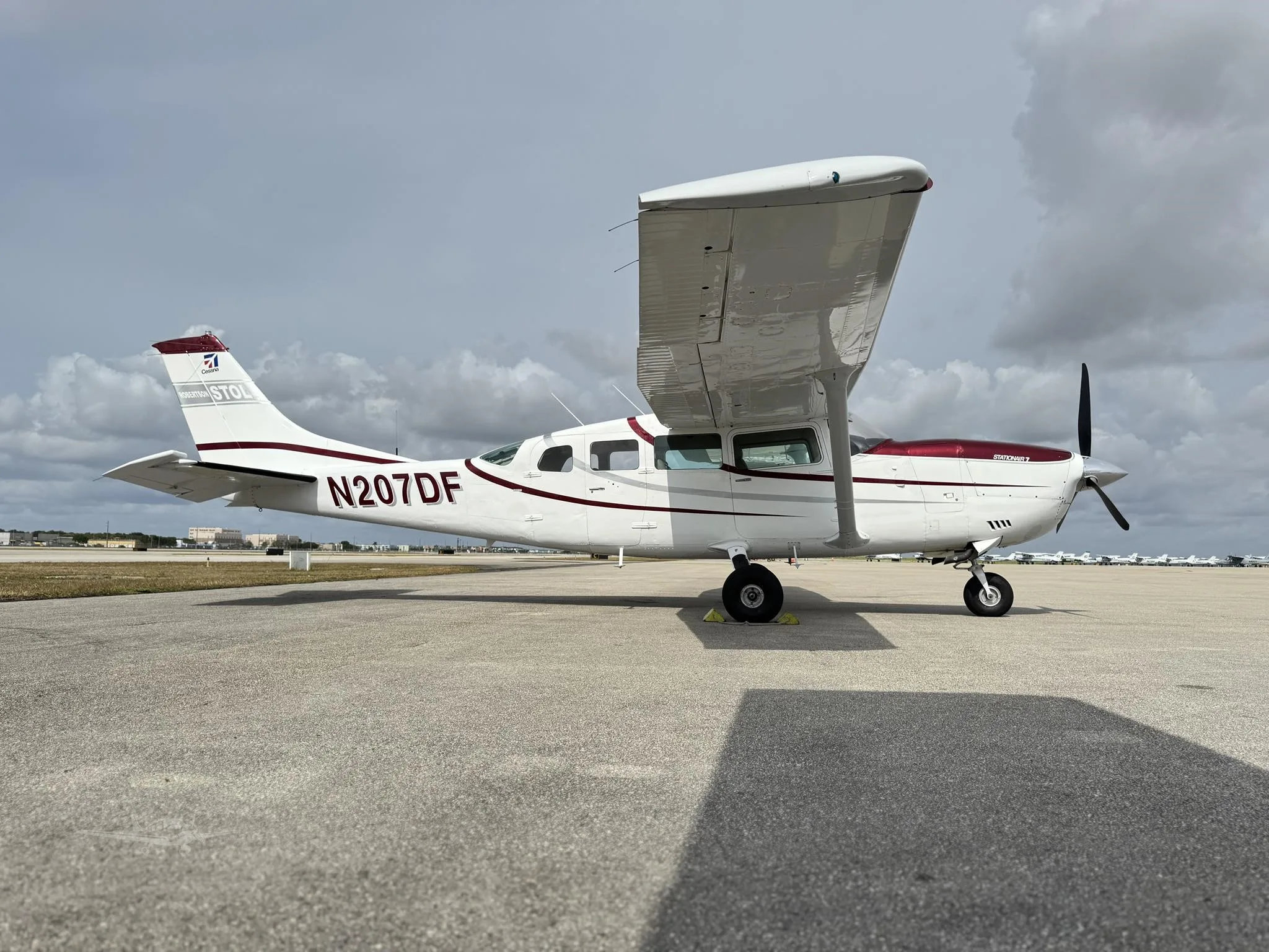 Exterior view of a 1978 CESSNA TURBO 207, N207DF.