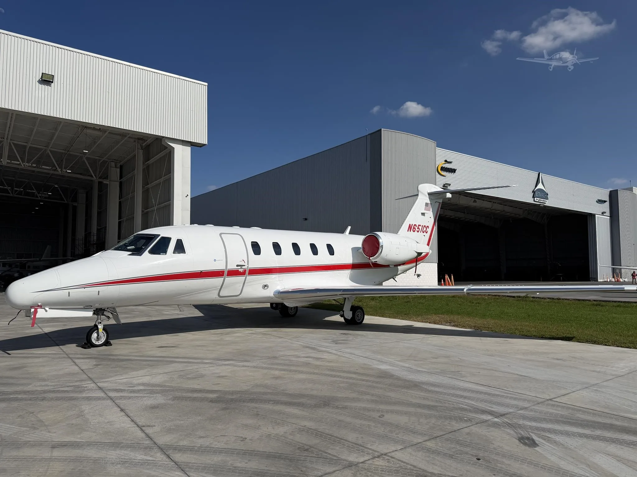 Exterior view of a 2000 CESSNA CITATION VII, N651CC.