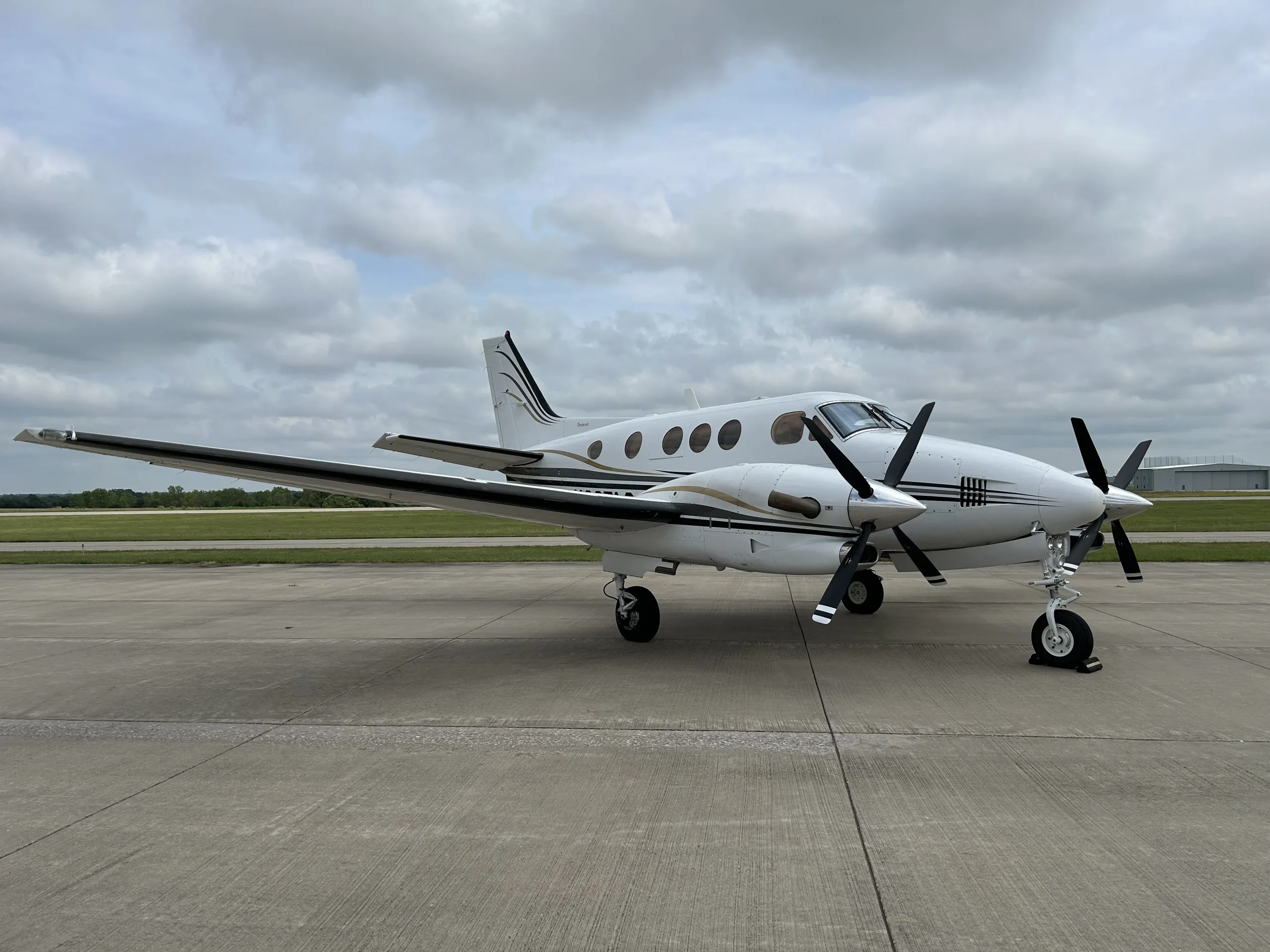 Exterior view of a 1995 Beechcraft King Air, LJ-1417.