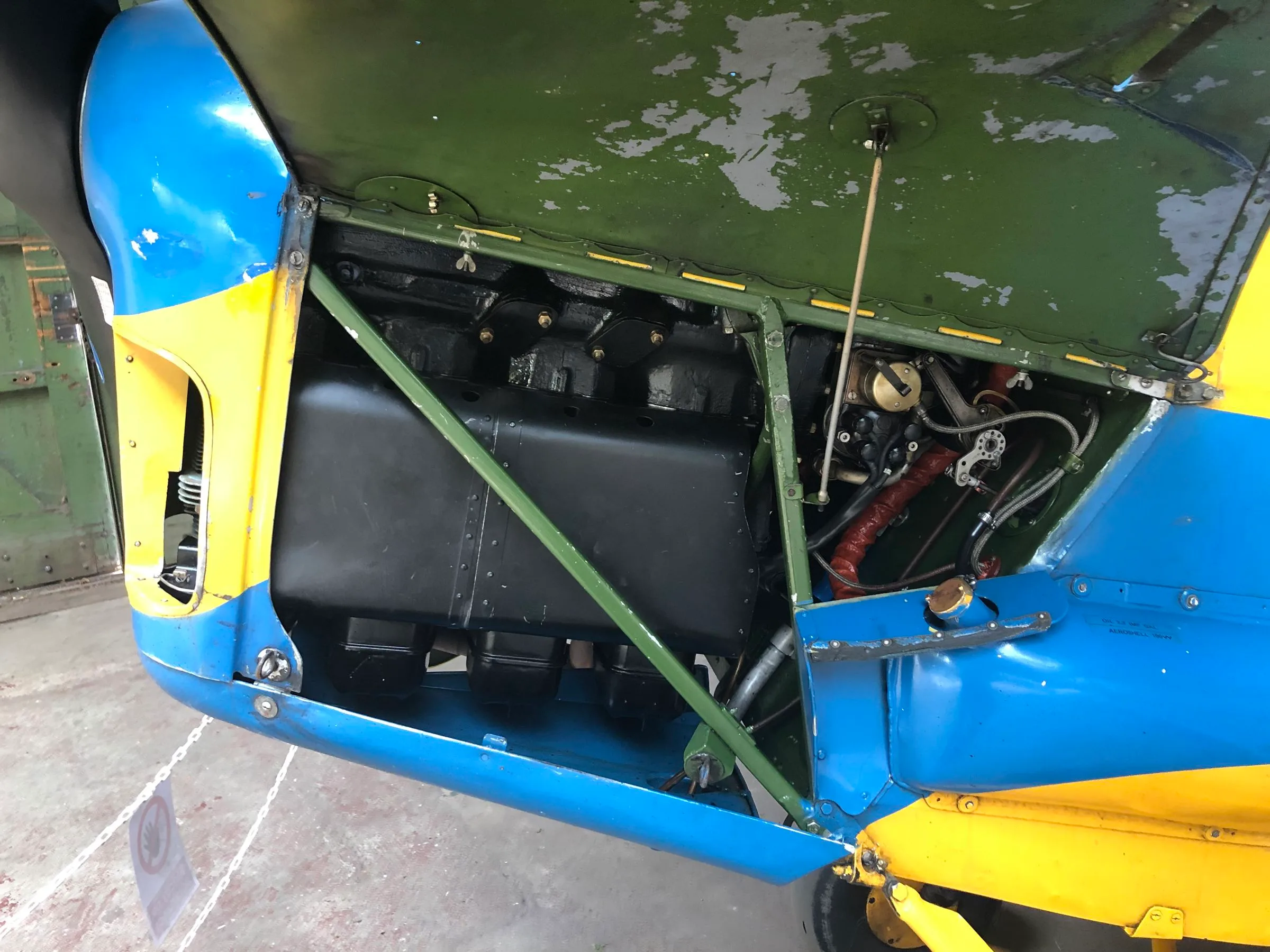 Cockpit and instrument panel of a 1942 de Havilland DH-82A Tiger Moth.