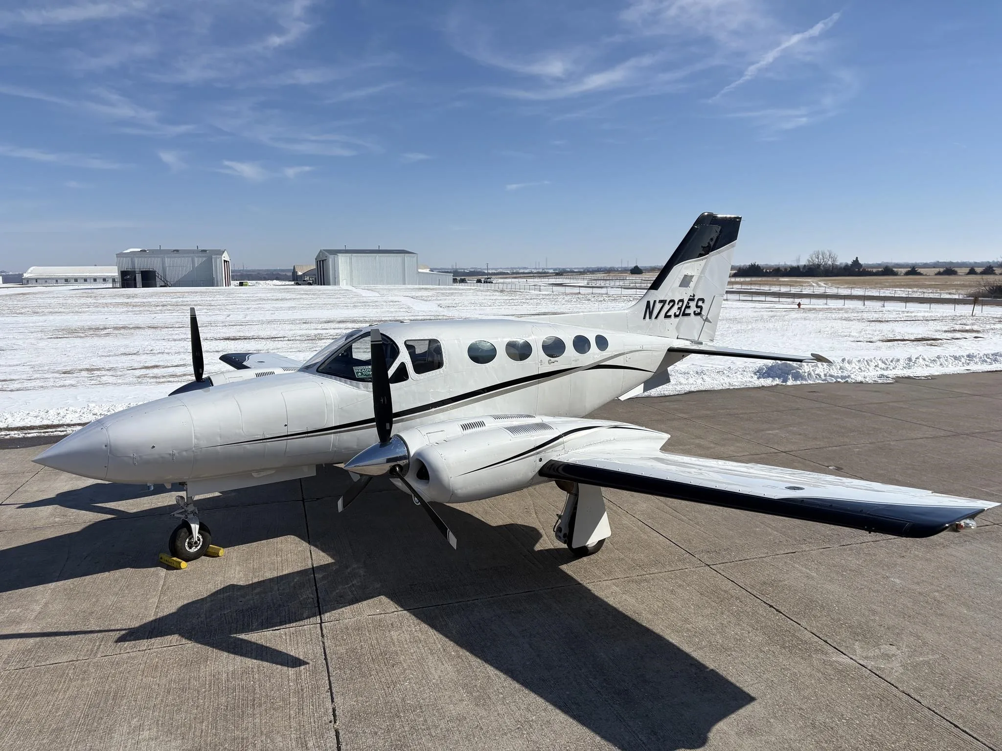 Exterior view of a 1982 CESSNA 421C, N723ES.