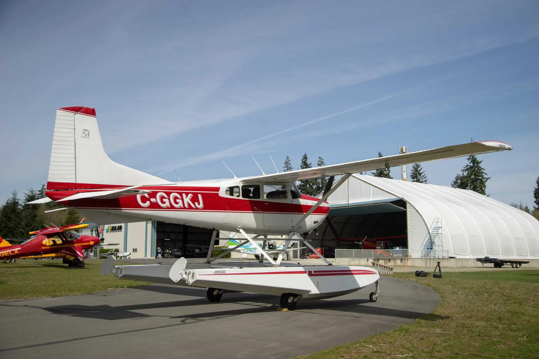 Exterior view of a 1979 Cessna A185F on Aerocets Amphibs.