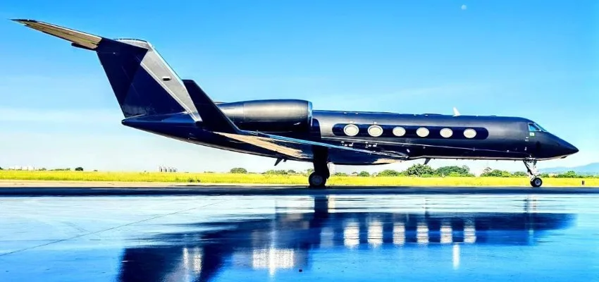Marketing image of a 2010 Gulfstream G450.