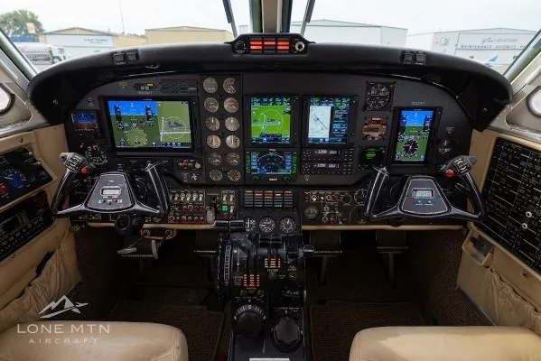 Cockpit and instrument panel of a 1980 Beech King Air F90.