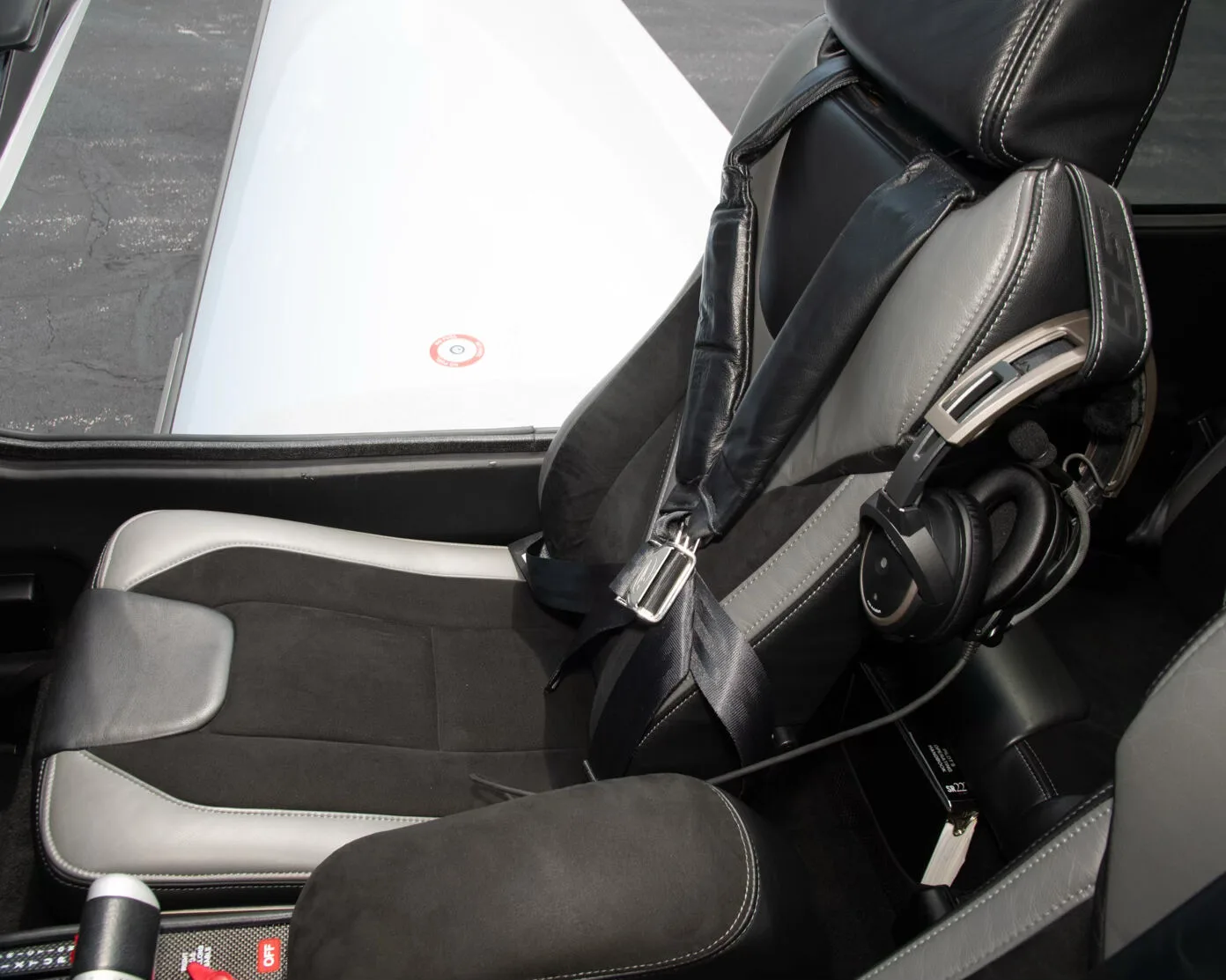 Engine detail of a 2015 Cirrus SR22-G5 TURBO.