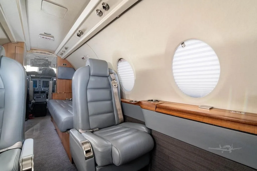 Cabin interior of a 2015 NEXTANT 400XTI.
