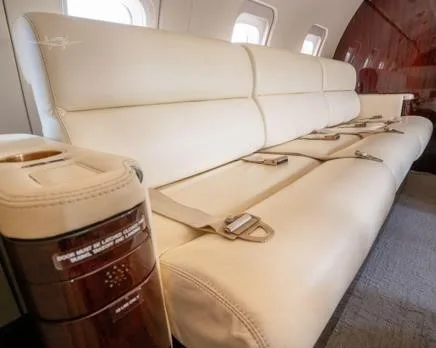 Cabin interior of a 1993 BOMBARDIER CHALLENGER 601-3A/ER.