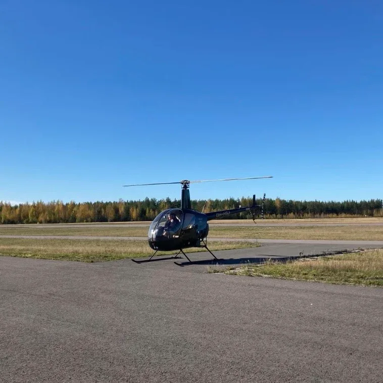 Exterior view of a 1994 Robinson R22.