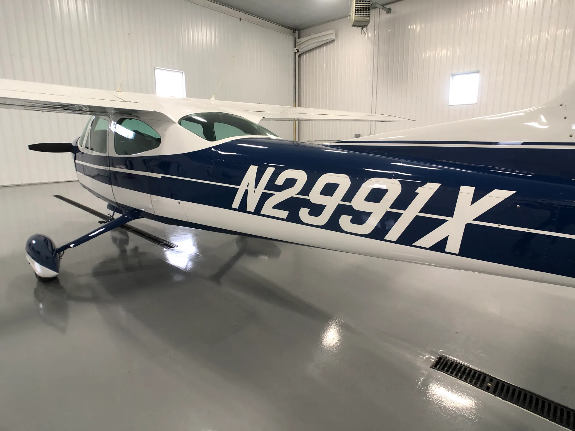 Exterior view of a 1968 Cessna 177 Cardinal - Elite Air Service.