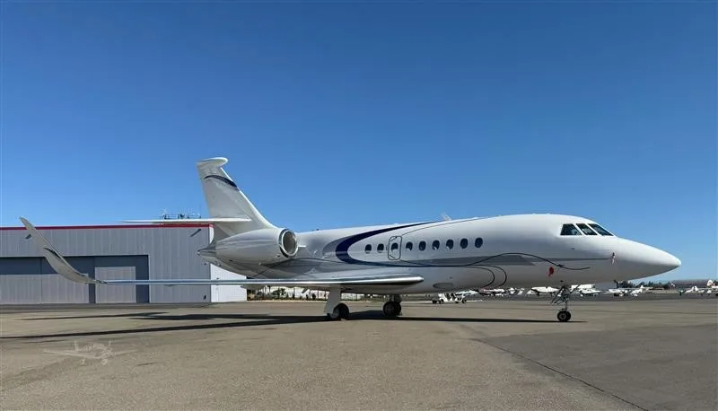 Exterior view of a 2004 DASSAULT FALCON 2000LX.
