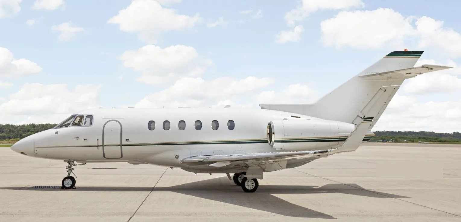 Exterior view of a 2008 HAWKER 900XP.
