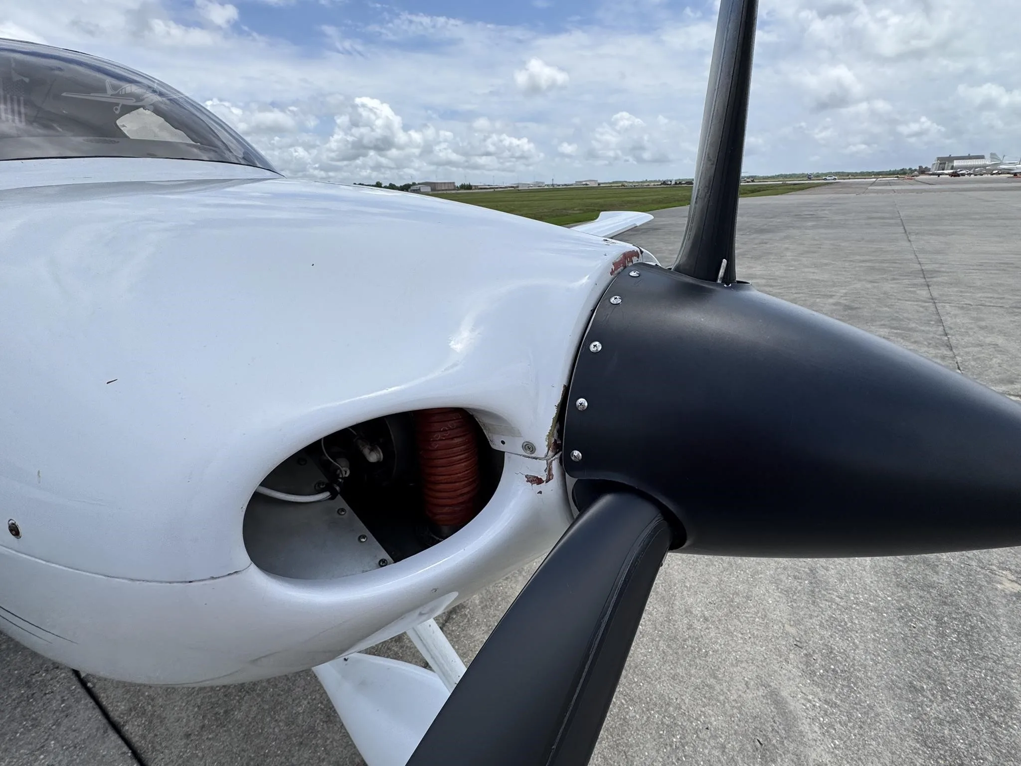 Engine detail of a 2003 CIRRUS SR22.