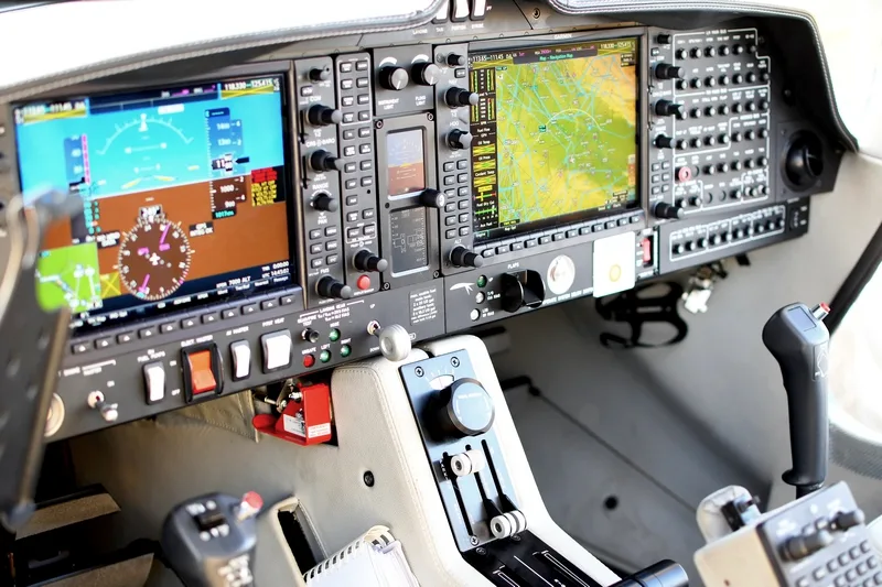 Avionics suite of a Diamond DA-62-168 HP.