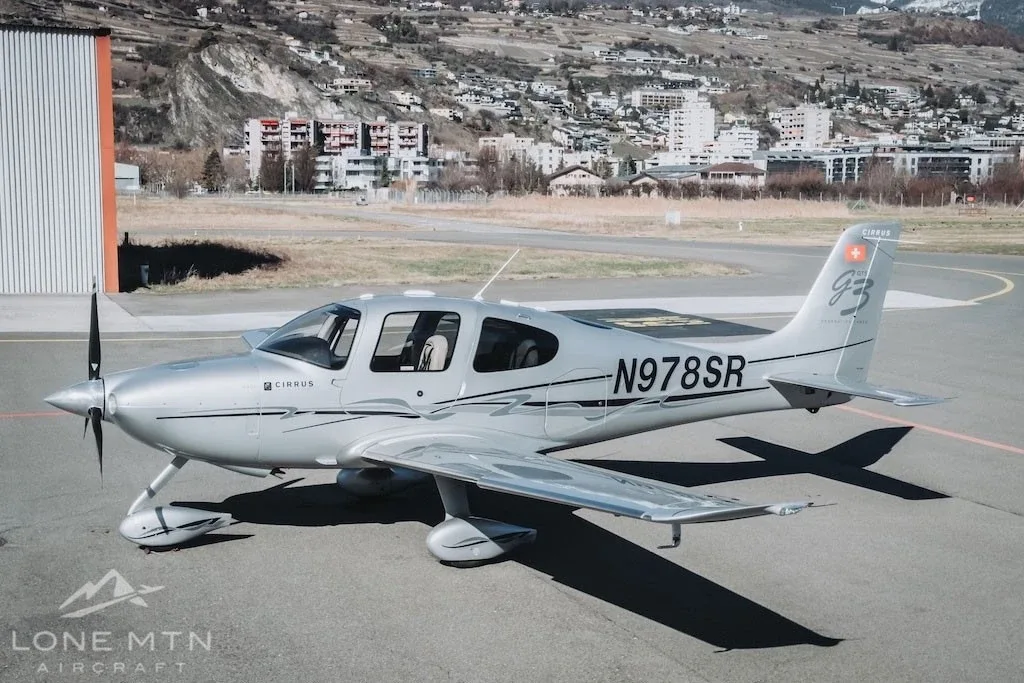 Exterior view of a 2007 Cirrus SR22 G3 GTS.