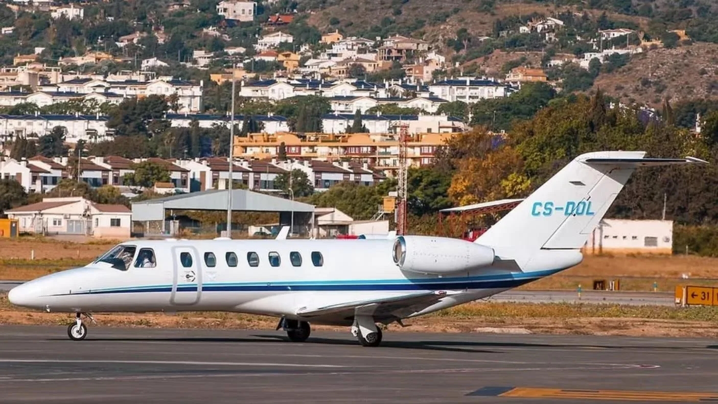 Exterior view of a 2009 CESSNA CITATION CJ3, CS-DOL.