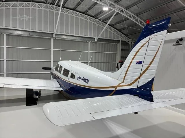 Exterior view of a 1977 PIPER CHEROKEE 6/300.