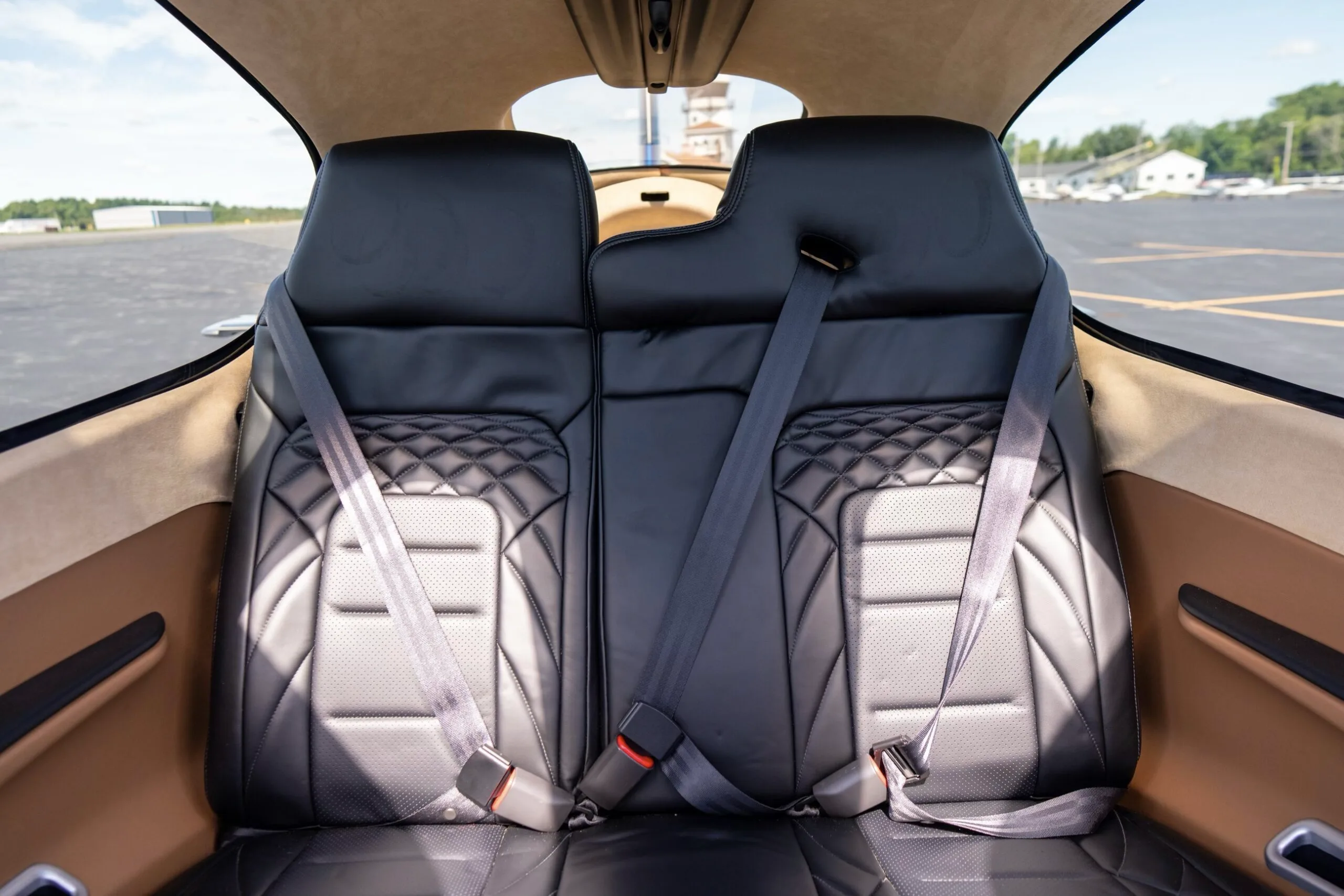 Cabin interior of a 2025 Cirrus SR22-G7 Turbo.