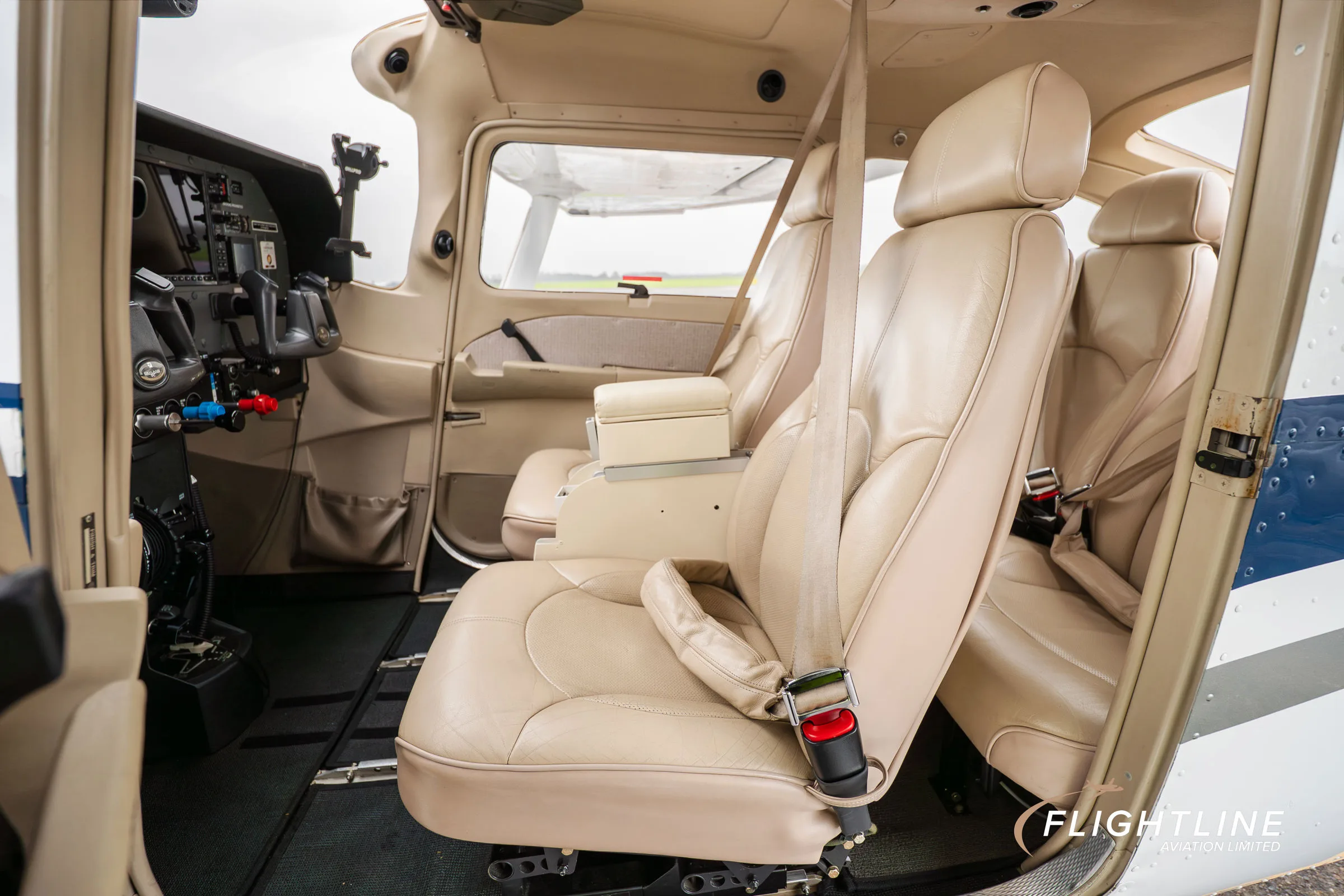 Cabin interior of a 2007 Cessna T182T Skylane.