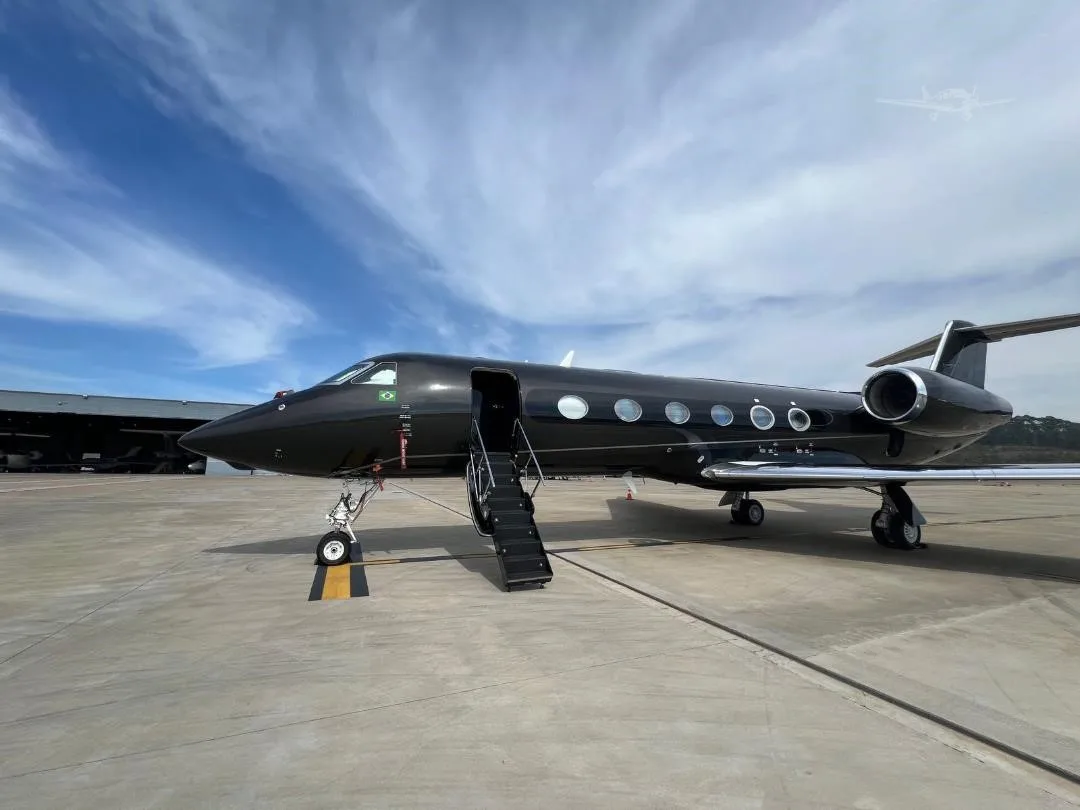 Exterior view of a 2010 GULFSTREAM G450.