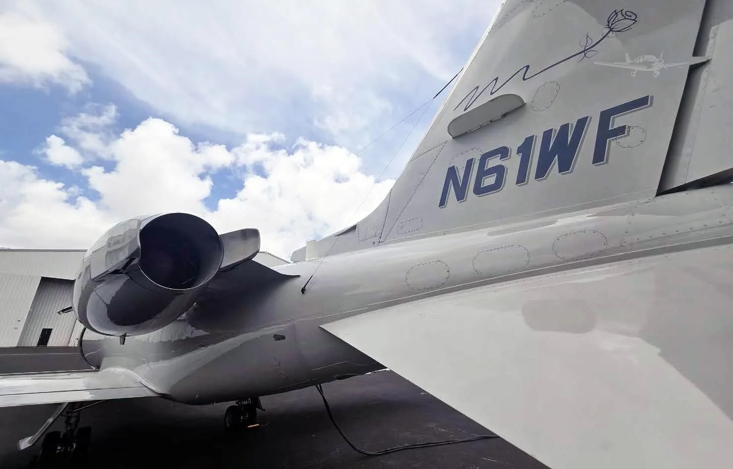 Exterior view of a 2007 LEARJET 60SE, N61WF.